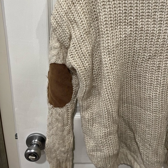 Urban Outfitters Cardigan ✨ - Picture 8 of 9